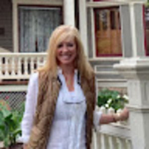 Meet your Posher, Julie